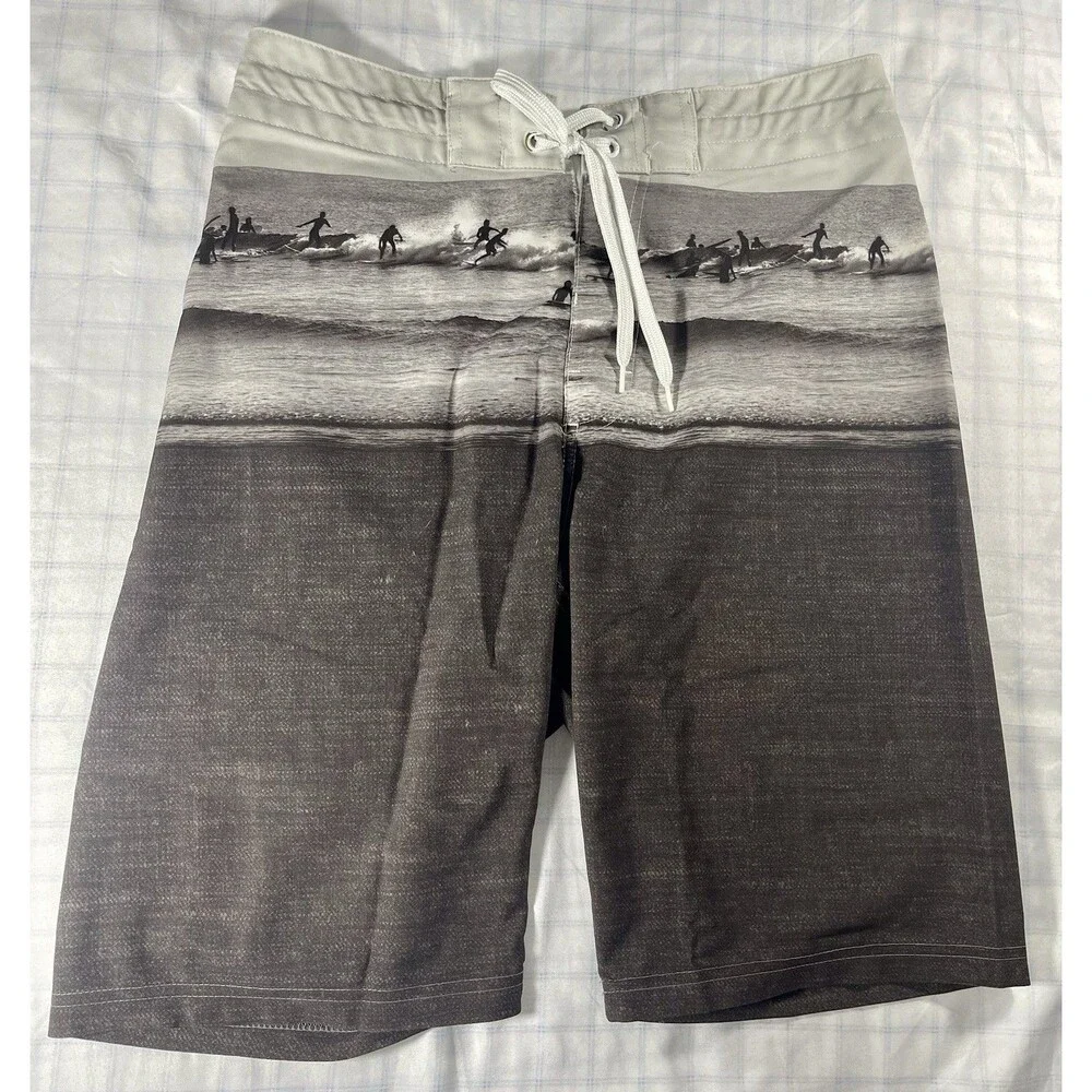 Old Navy California Men's Board Shorts - Surfer Photo Print - Size 28